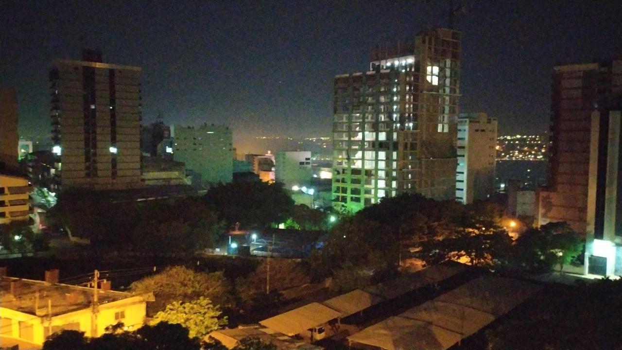 Moderno Y Amplio Apartamento Con Vista Fantastica En Pleno Centro Ciudad del Este Exterior photo